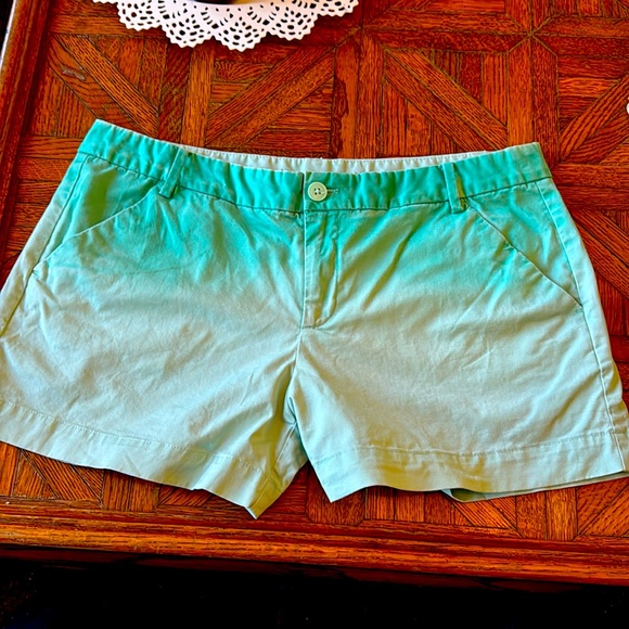 GAP ombré khaki shorts - Picture 2 of 15